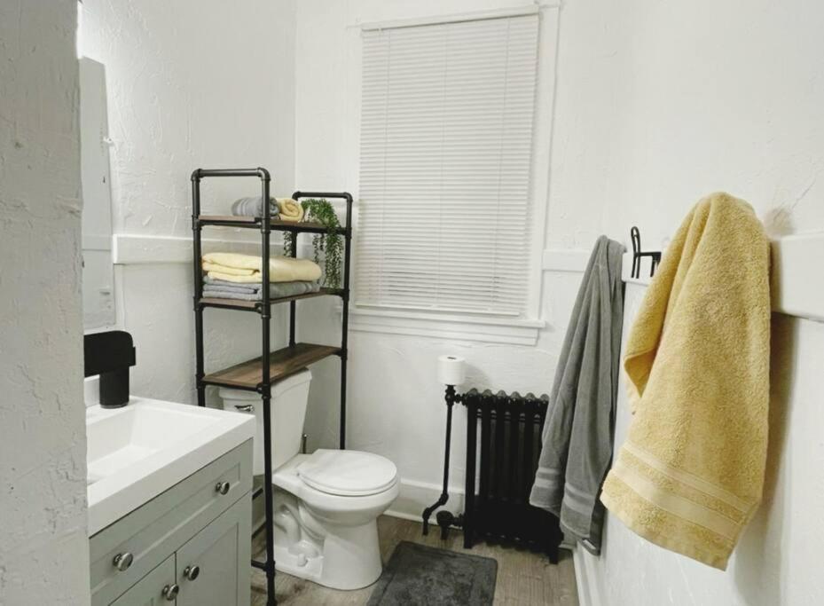Lovely 2Br W Office Space - King Bed & Alexa Apartman Pittsburgh Kültér fotó